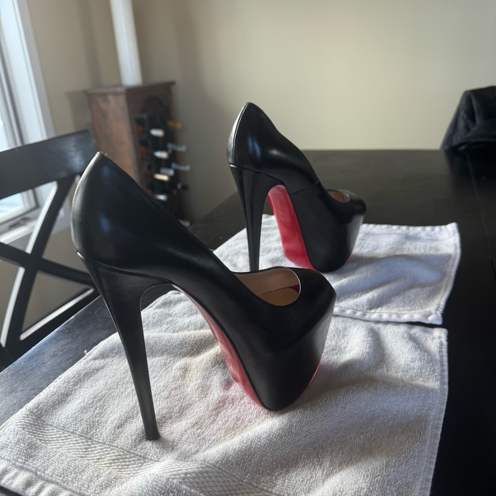 Elegant Christian Louboutin 160mm highness lady peepBlack Stiletto Heels